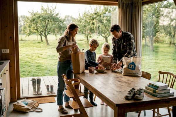 Samen met het gezin genieten van een duurzaam vakantiehuis midden in de natuur.