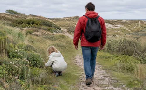 Gezin ontdekt het lentelandschap op Ameland